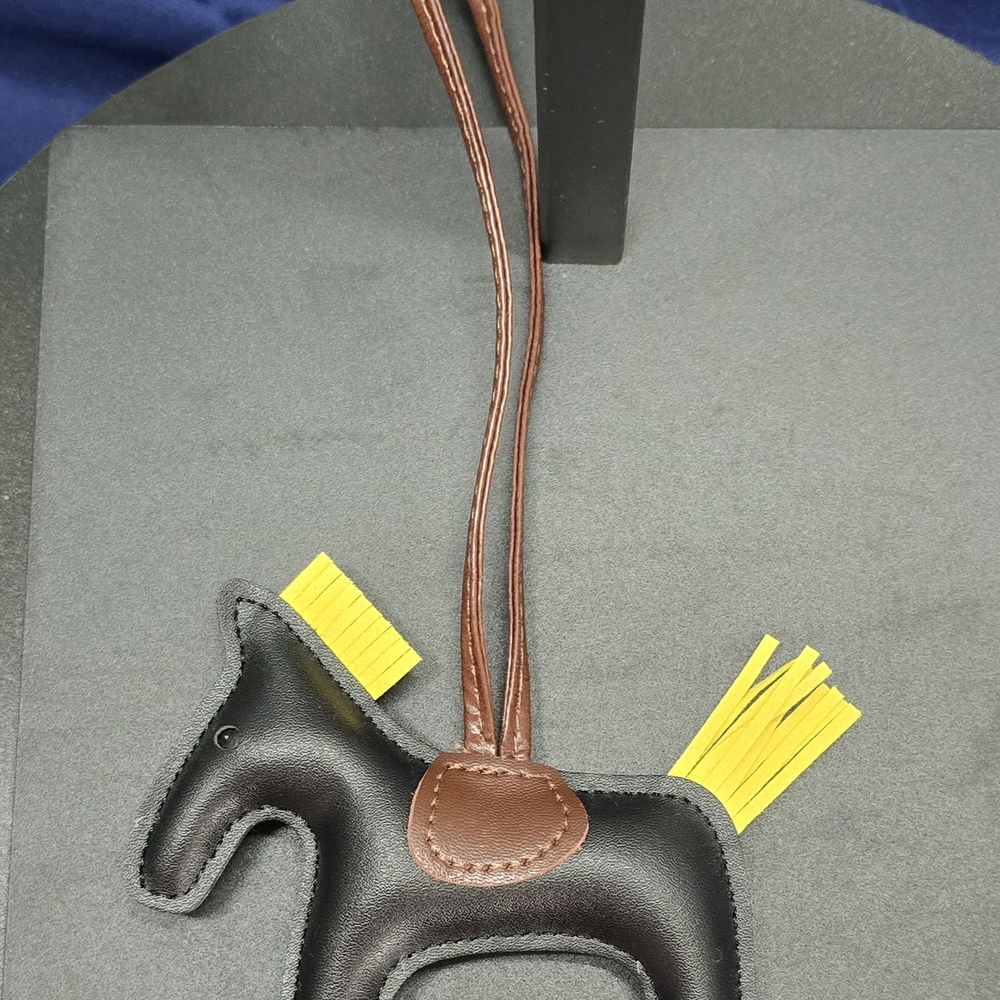 Stylish Black and Yellow Horse-Shaped Bag Charm - Picture 2 of 2